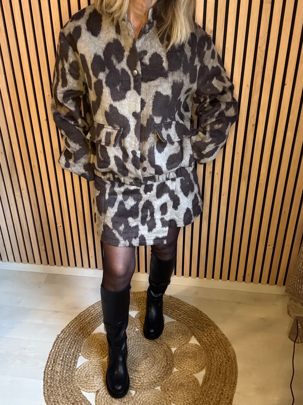 Jupe-short motifs "vache"