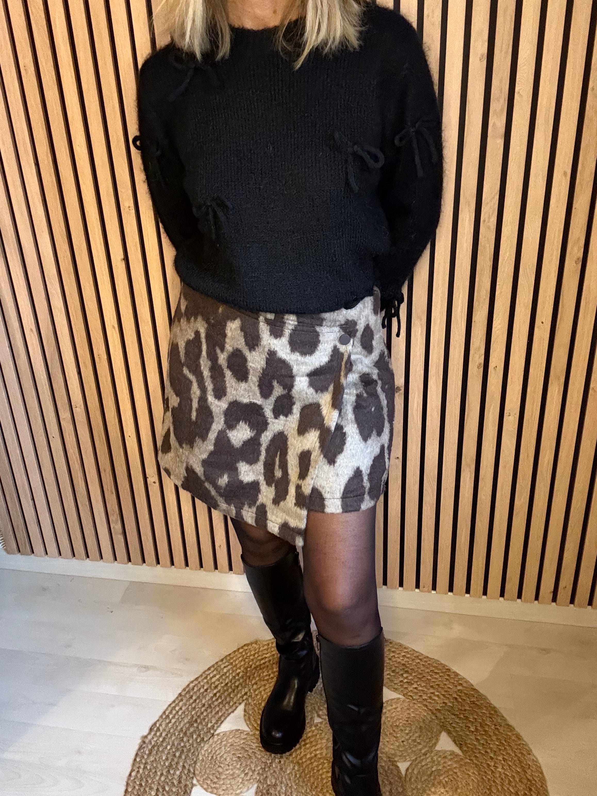 Jupe-short motifs "vache"