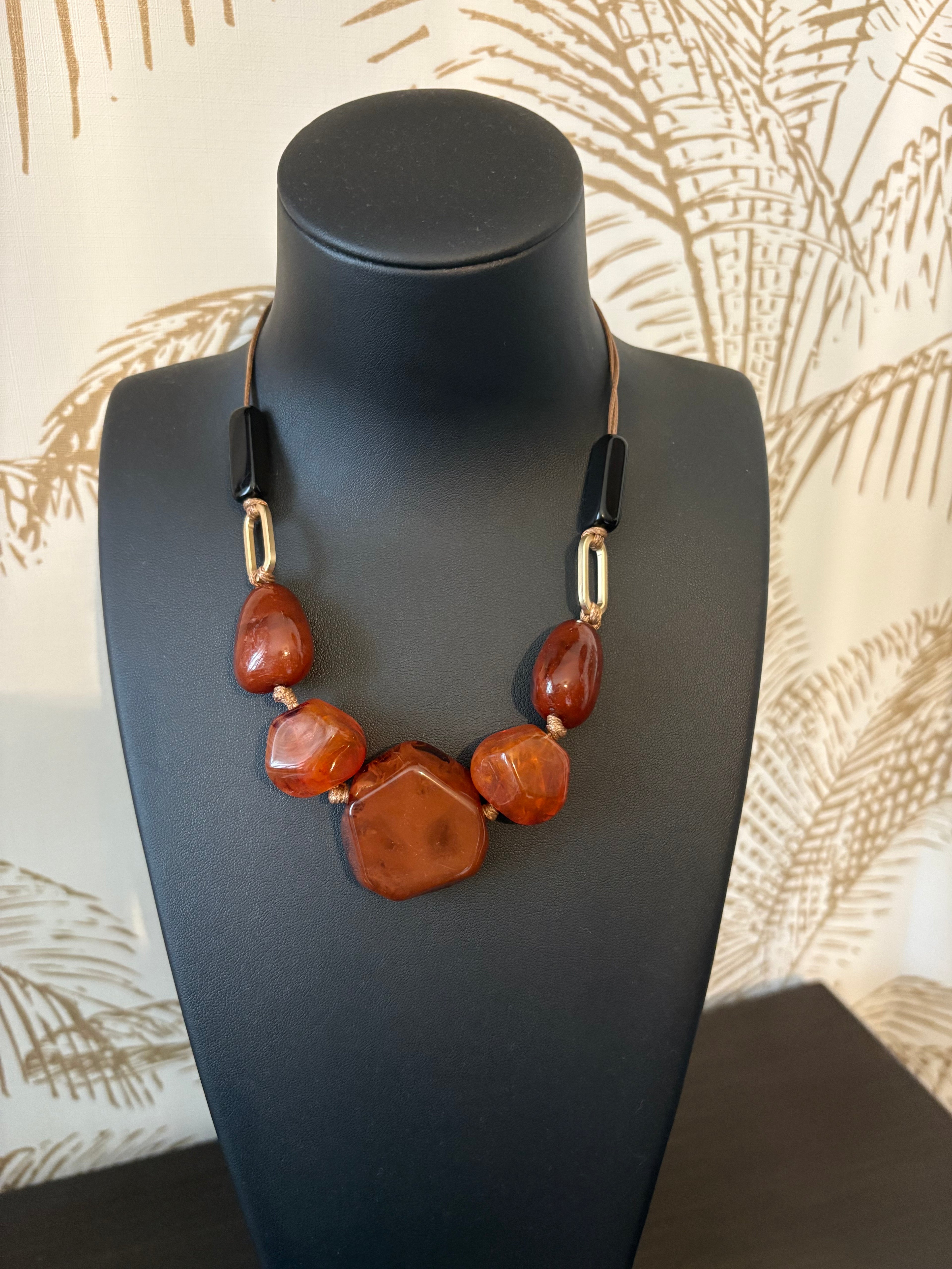 Collier "cailloux" caramel